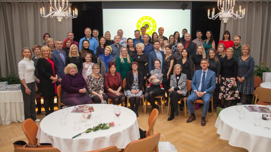 Konkursi "Kodu kauniks 2019" pidulik lõpetamine restoranis Estonia. Fotol finalistid, sponsorid, žürii liikmed ja ajakirja Kodu&Aed toimetus.