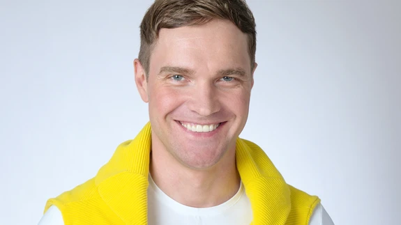 Otile meeldib spordiklubis rassida. Ta on tegelenud ka Tai poksiga.