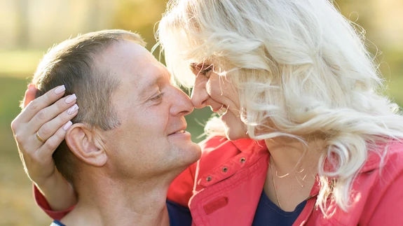 Suurem osa mehi sooviks, et naine näitaks neile oma kiindumust.