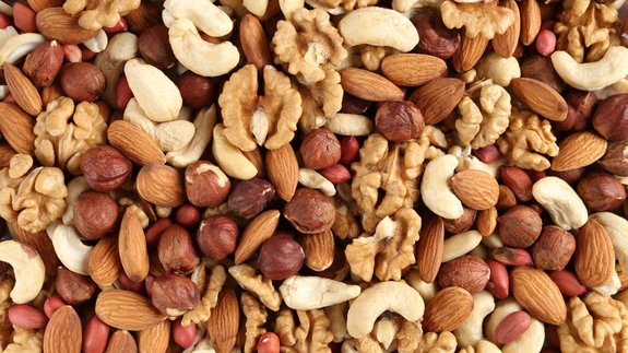 Pähklid on südamele palju tõhusamad kui statiinide sissevõtmine.