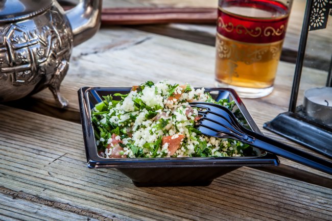 Kevadsalat kuskussiga.